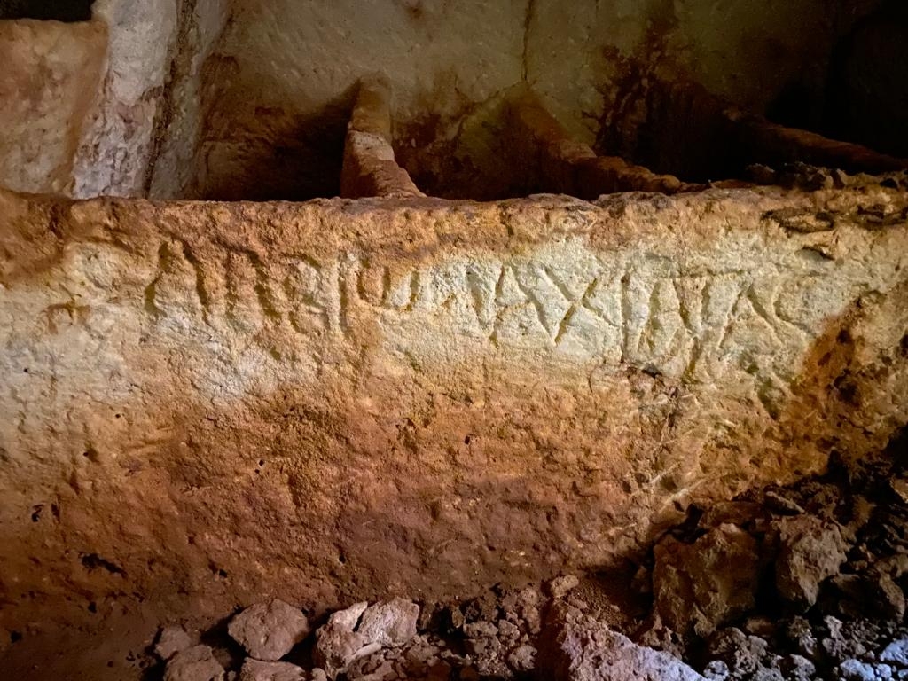 Adıyaman'da 1800 yıllık 17 oda mezarı bulundu