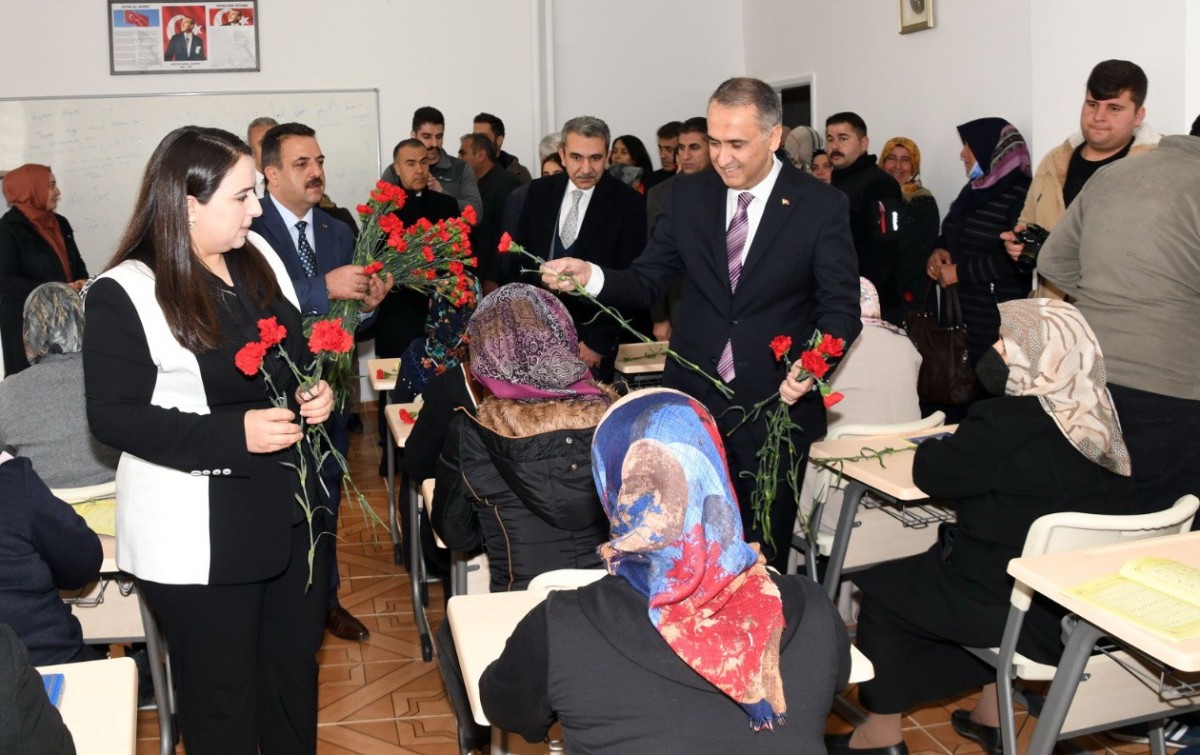 Besnili kadınlar aile destek merkezi ile meslek öğreniyor