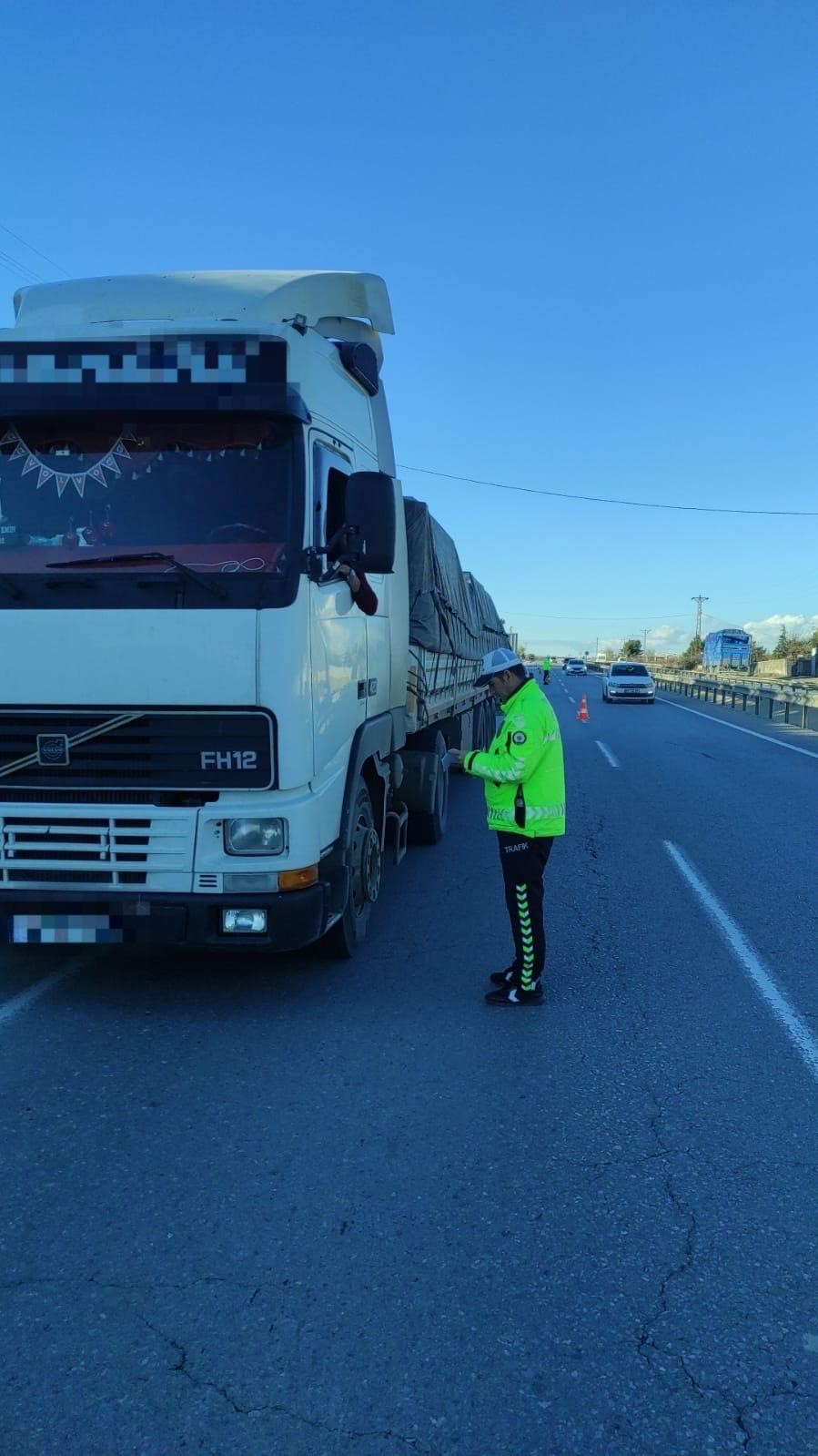 Gaziantep'te kış tedbirlerine uymayan sürücülere 83 bin lira ceza