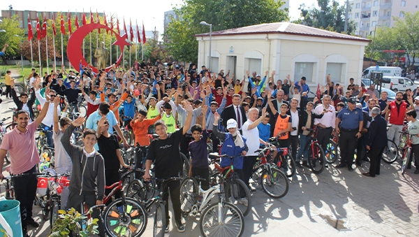 Kahta'da pedallar Cumhuriyetin 100. yılı için çevrildi