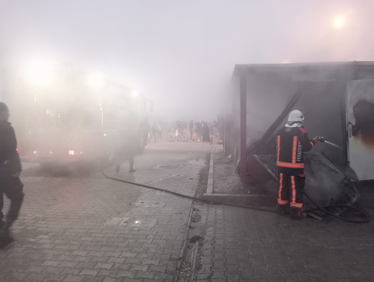 Malatya’da konteynerde yangın