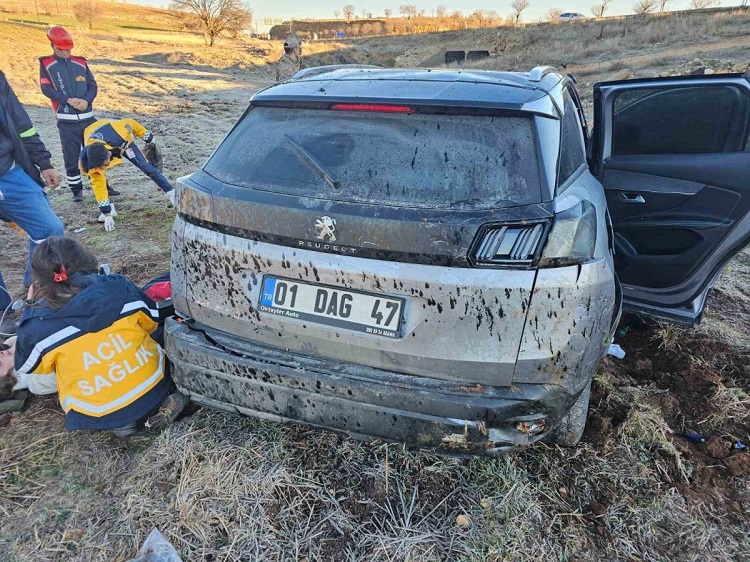 Mardin’de kontrolden çıkan otomobil takla attı: 4 yaralı
