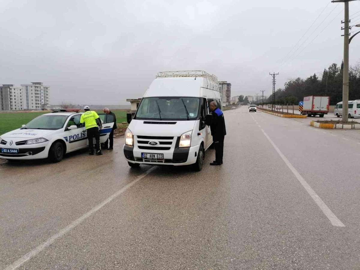 Servis araçları denetlendi
