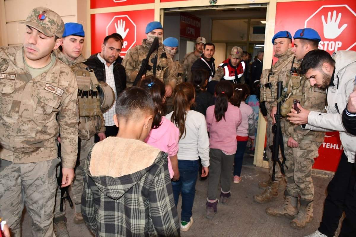 Siverek’te öğrenciler yedikleri yemekten zehirlendi
