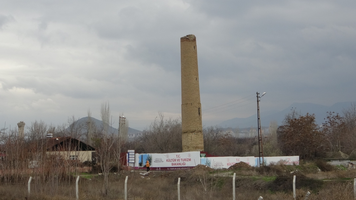 Malatya’da 800 yıllık tuğla minare geleneği sürüyor