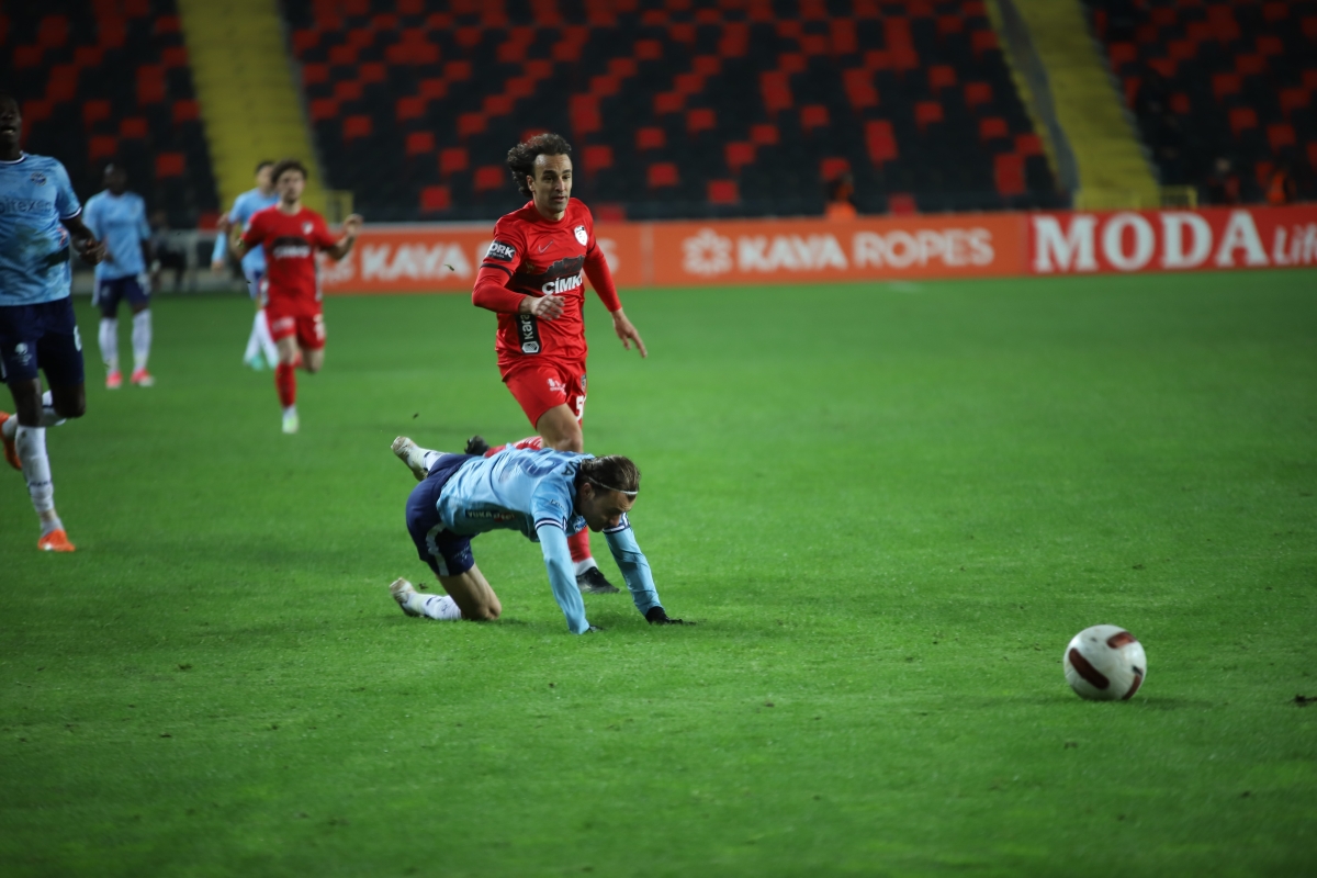 Trendyol Süper Lig: Gaziantep FK: 2 - Adana Demirspor: 2 (Maç Sonucu)