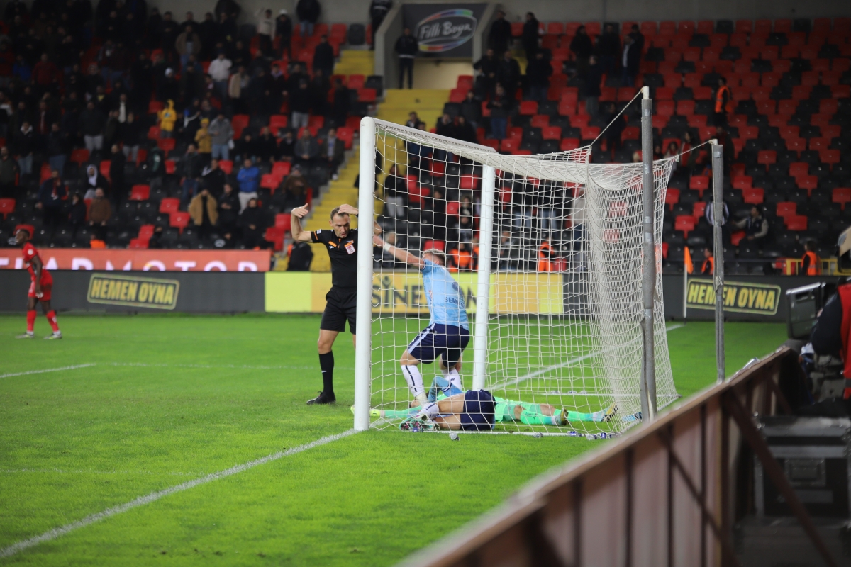 Trendyol Süper Lig: Gaziantep FK: 2 - Adana Demirspor: 2 (Maç Sonucu)