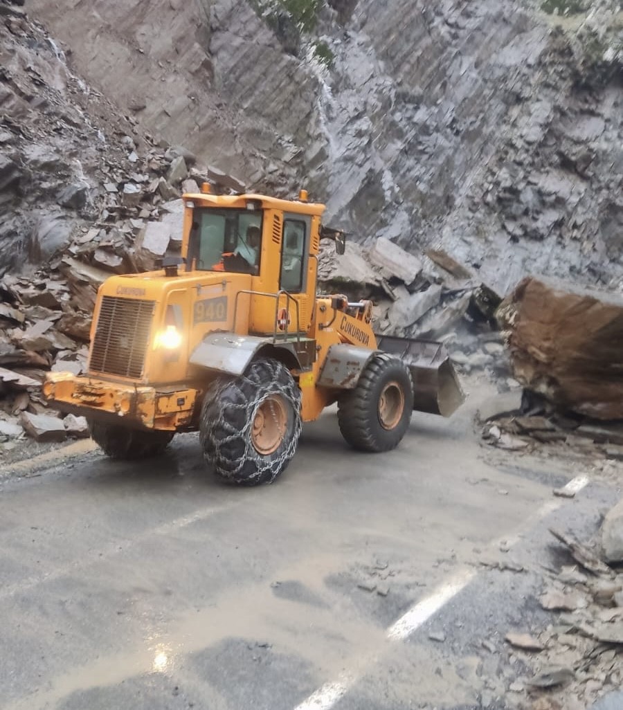 Şırnak-Beytüşşebap yolunda heyelan 