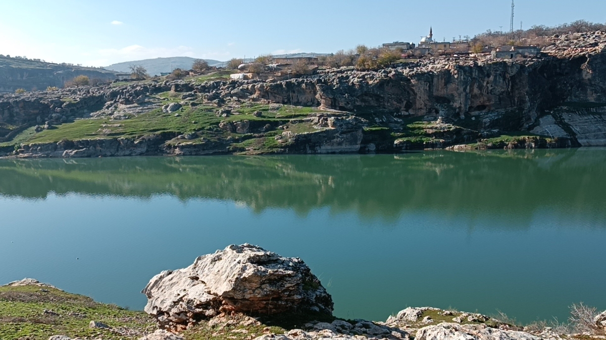 Dicle ilçesi ile köyleri yakınlaştıran köprü yapılmayı bekliyor 