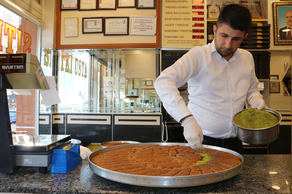 Diyarbakır’da yılbaşı nedeniyle günlük 2 ton tatlı satışı hedefleniyor