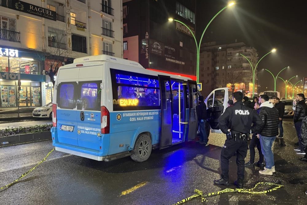 Kurşunların hedefi olan özel halk otobüsü şoförü hayatını kaybetti