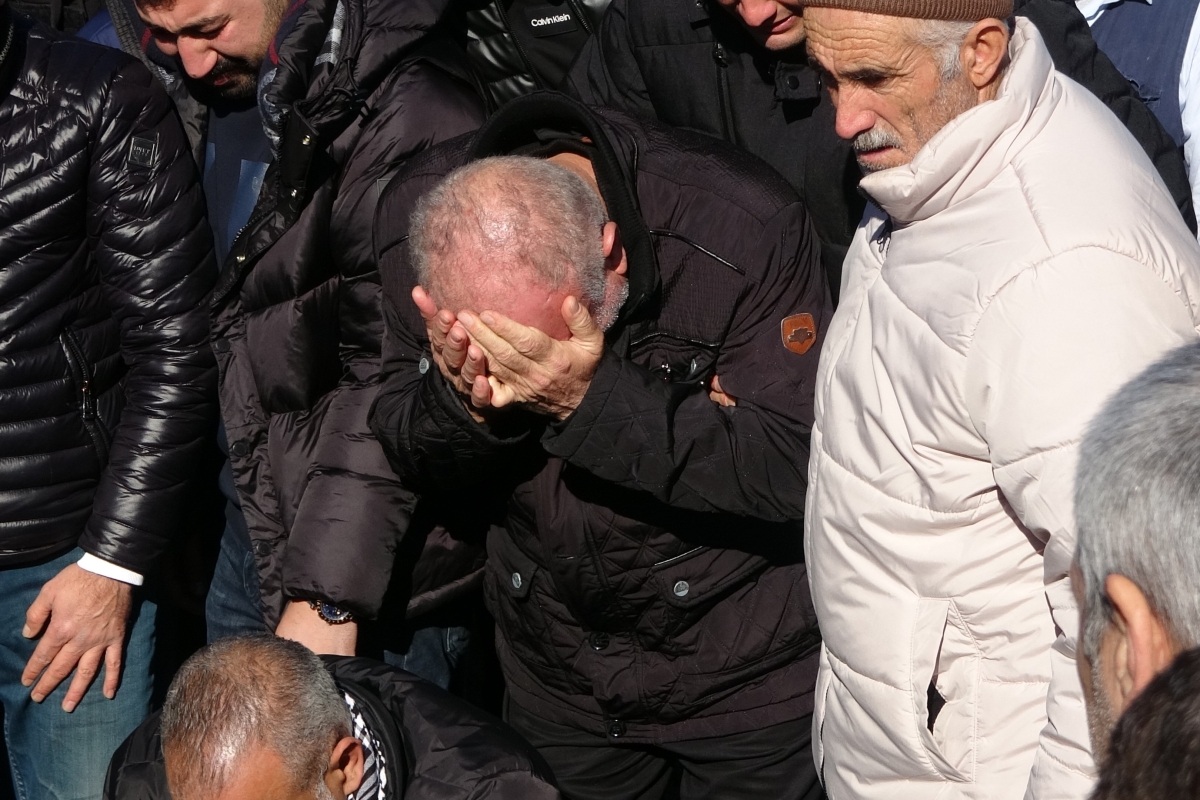 Kurşunların hedefi olan özel halk otobüsü şoförü hayatını kaybetti