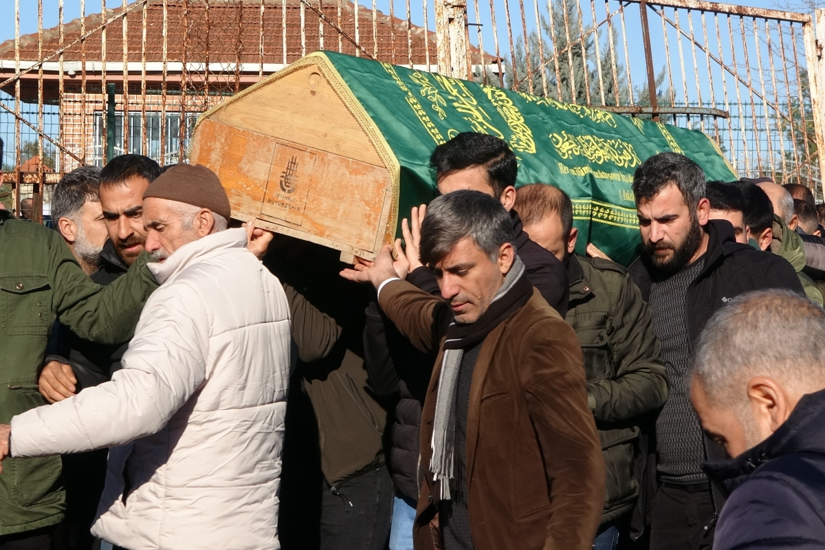 Kurşunların hedefi olan özel halk otobüsü şoförü hayatını kaybetti