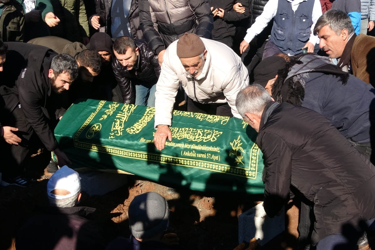 Kurşunların hedefi olan özel halk otobüsü şoförü hayatını kaybetti