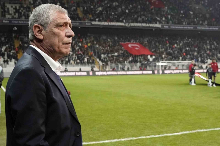 Fernando Santos, galibiyetle başladı
