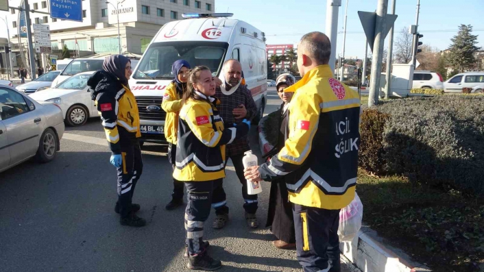 Yeni aldığı araçla trafiğe çıktığı ilk gün kaza yaptı